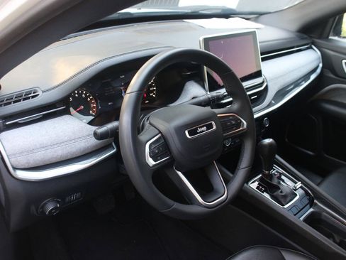 Used 2024 Jeep Compass Latitude AWD/4WD image 15