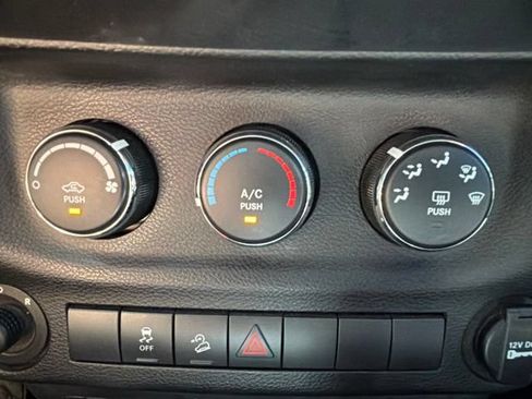 Used 2015 Jeep Wrangler Sport AWD/4WD image 21