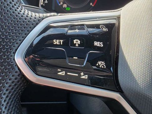 Used 2023 Volkswagen Tiguan SEL R-Line AWD/4WD image 31