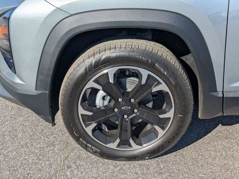 New 2026 Chevrolet Equinox LT w/ Convenience Package II FWD image 8