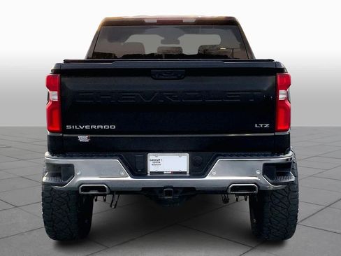 Used 2022 Chevrolet Silverado 1500 LTZ AWD/4WD image 5