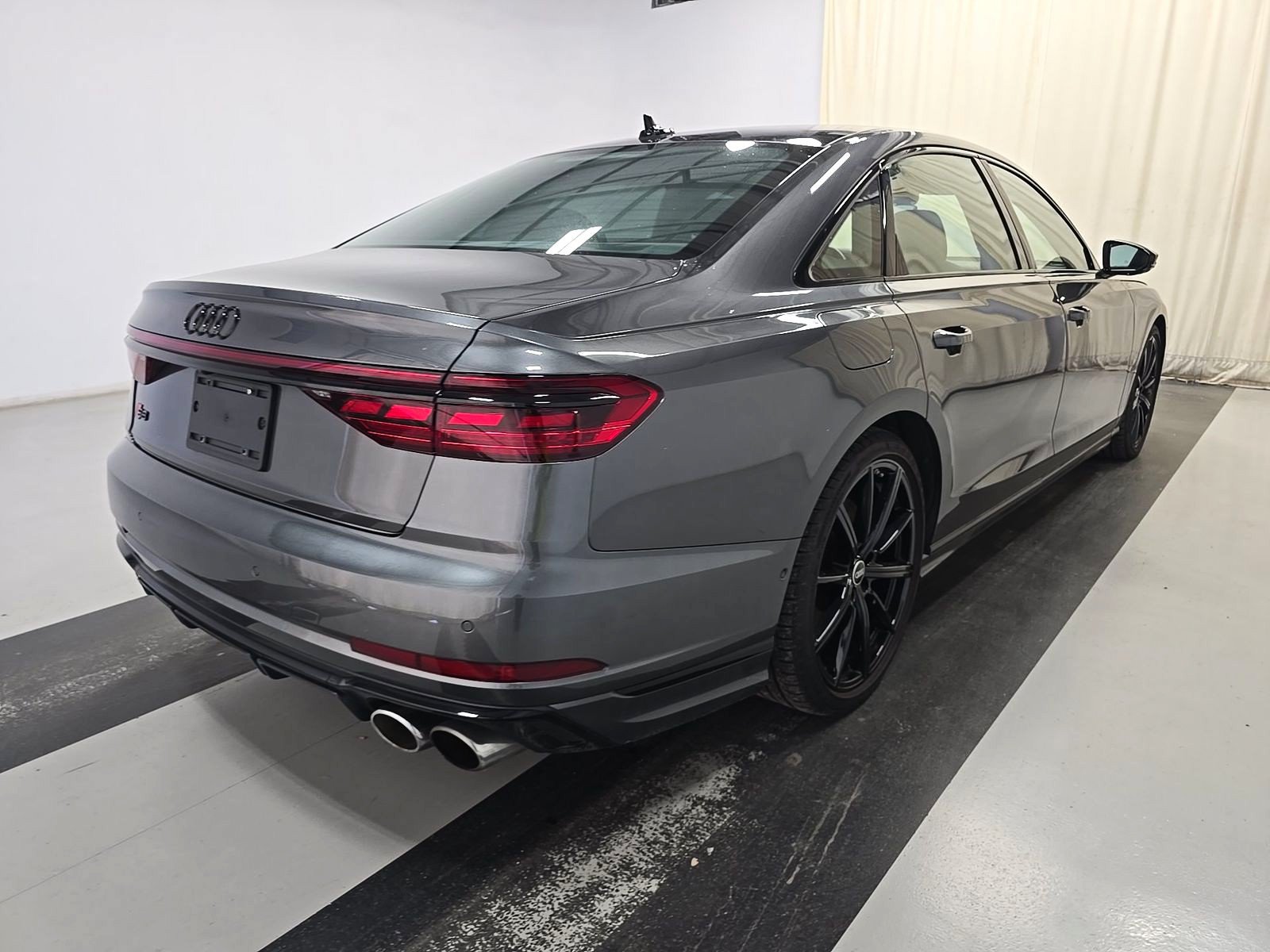 Used 2023 Audi S8 AWD/4WD image 6