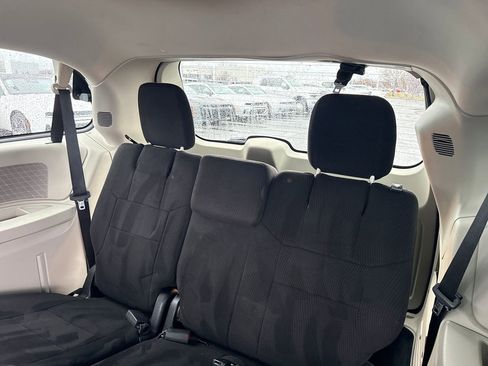 Used 2012 Chrysler Town & Country Touring w/ Entertainment Group #1 image 15