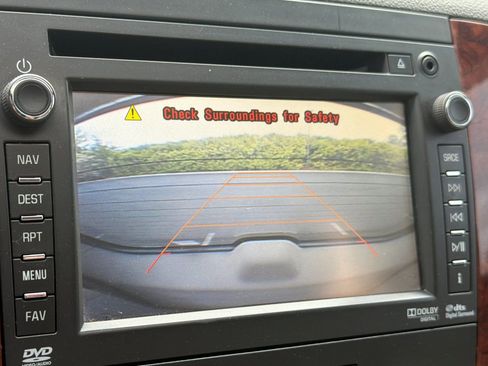 Used 2013 Chevrolet Tahoe LTZ AWD/4WD image 19