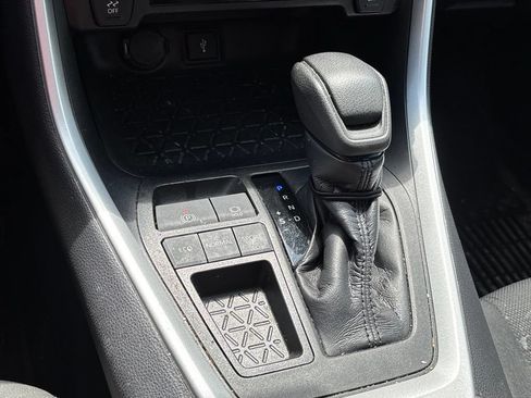 Used 2021 Toyota RAV4 XLE FWD image 12