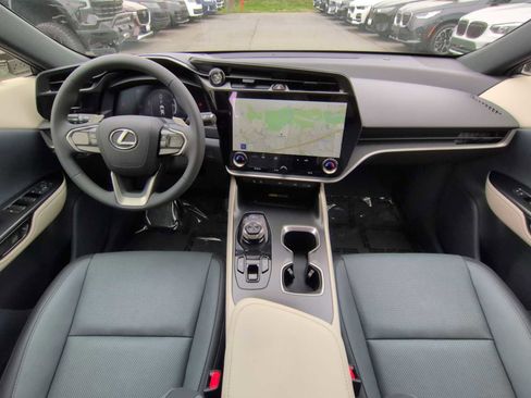 Used 2025 Lexus RZ 450e AWD/4WD image 16