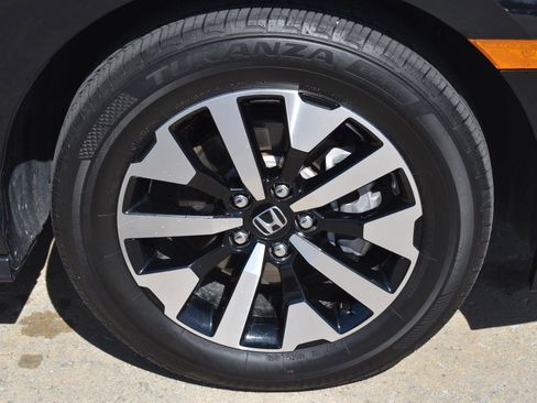 Used 2025 Honda Odyssey EX-L image 13