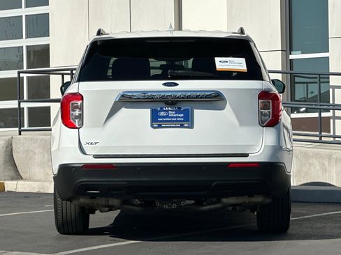 Certified 2022 Ford Explorer XLT image 4