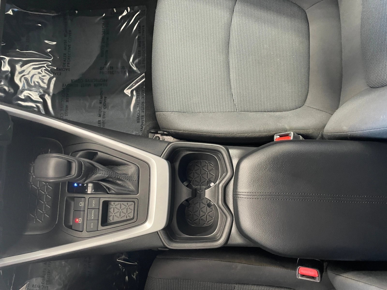 Used 2021 Toyota RAV4 LE w/ Carpet Mat Package (TMS) FWD image 18