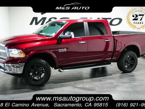Used 2018 RAM 1500 Laramie AWD/4WD image 1