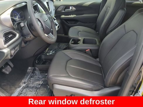 New 2025 Chrysler Voyager LX image 10