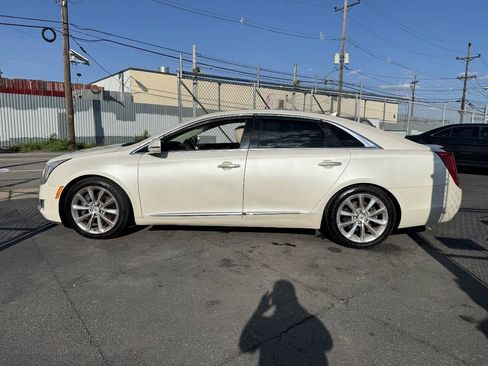 Used 2013 Cadillac XTS Luxury AWD/4WD image 3