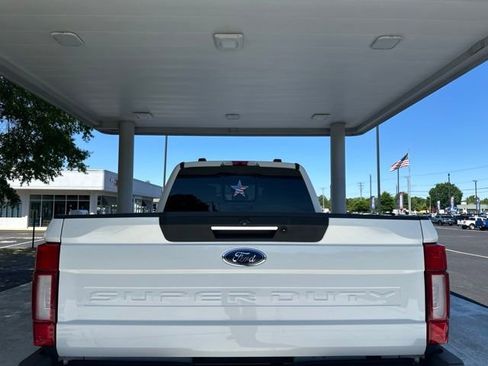 Used 2022 Ford F350 Lariat w/ Lariat Ultimate Package AWD/4WD image 34