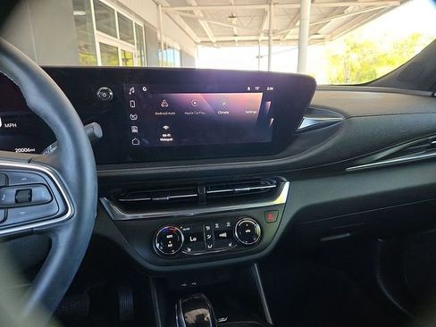 Certified 2024 Buick Envista Sport Touring w/ Convenience I Package FWD image 19