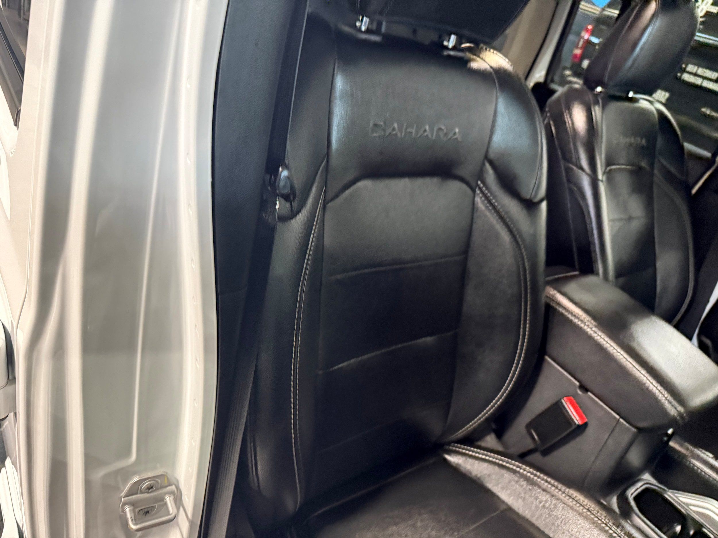 Used 2022 Jeep Wrangler Unlimited Sahara w/ Cold Weather Group AWD/4WD image 11