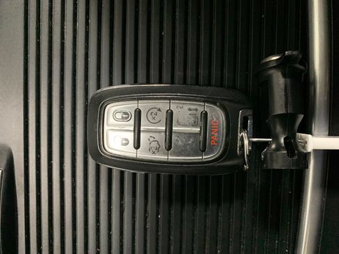 Used 2023 Chrysler Pacifica Touring-L w/ Uconnect Theater Family Group AWD/4WD image 35