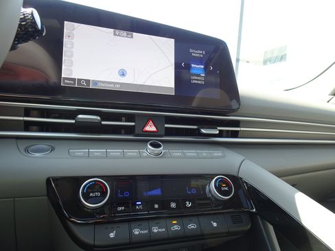 New 2025 Hyundai Elantra SEL image 14