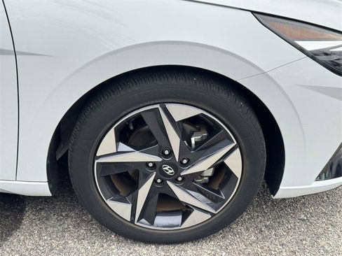 Used 2023 Hyundai Elantra Limited w/ Cargo Package image 10