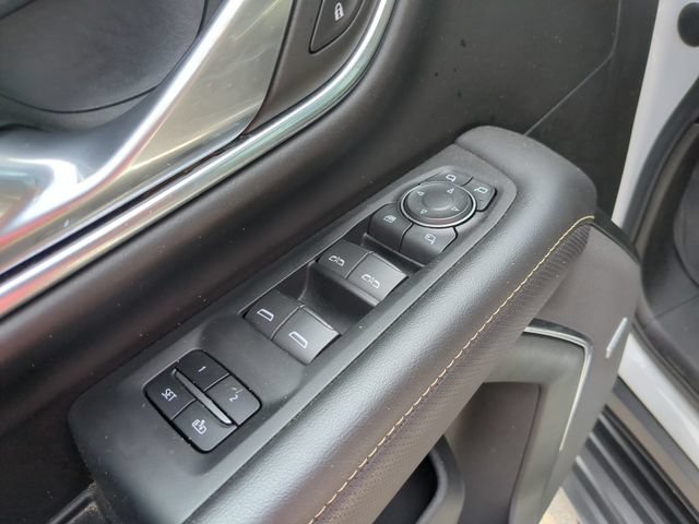Used 2023 Chevrolet Suburban Premier w/ Premium Package 2 AWD/4WD image 14
