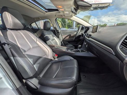 Used 2018 MAZDA MAZDA3 Touring FWD image 8