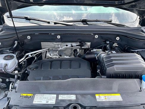 Used 2025 Volkswagen Atlas SE AWD/4WD image 10