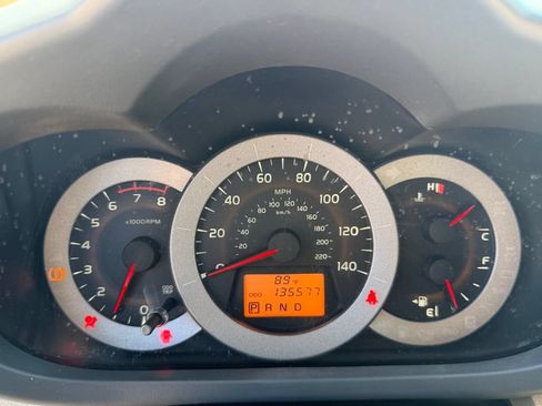 Used 2011 Toyota RAV4 4WD w/ Base L4 Extra Value Pkg image 32