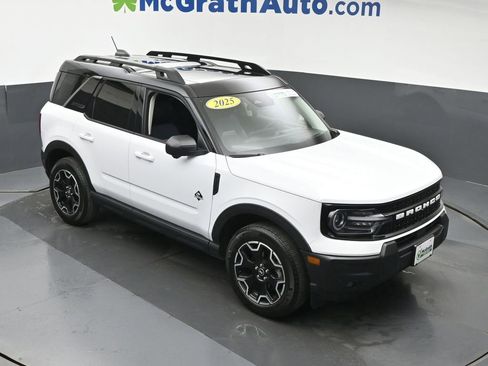 Used 2025 Ford Bronco Sport Outer Banks w/ Outer Banks Tech Package+ AWD/4WD image 3