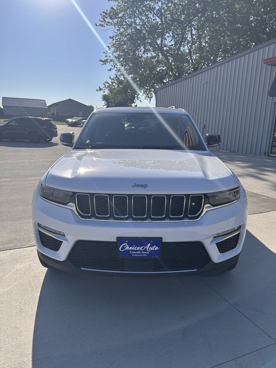 Used 2023 Jeep Grand Cherokee Limited AWD/4WD image 8