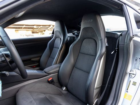 Certified 2025 Porsche 718 Cayman GT4 RS RWD image 5