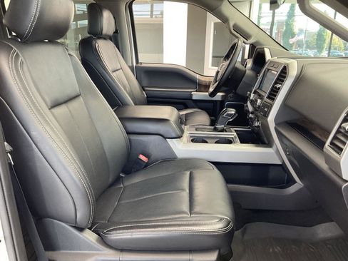 Used 2019 Ford F150 Lariat w/ Trailer Tow Package image 13