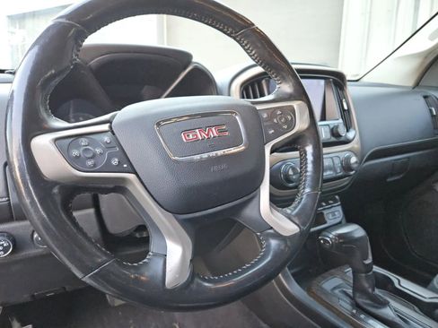 Used 2019 GMC Canyon Denali image 7