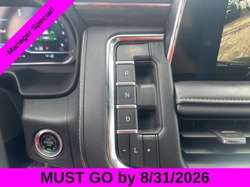 Used 2024 Chevrolet Tahoe Premier AWD/4WD image 26