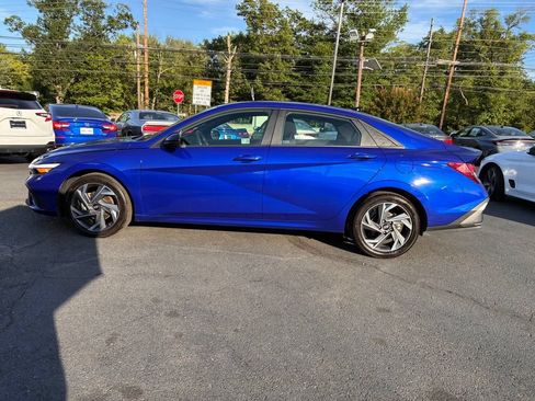 Used 2025 Hyundai Elantra Sport w/ Cargo Package FWD image 4