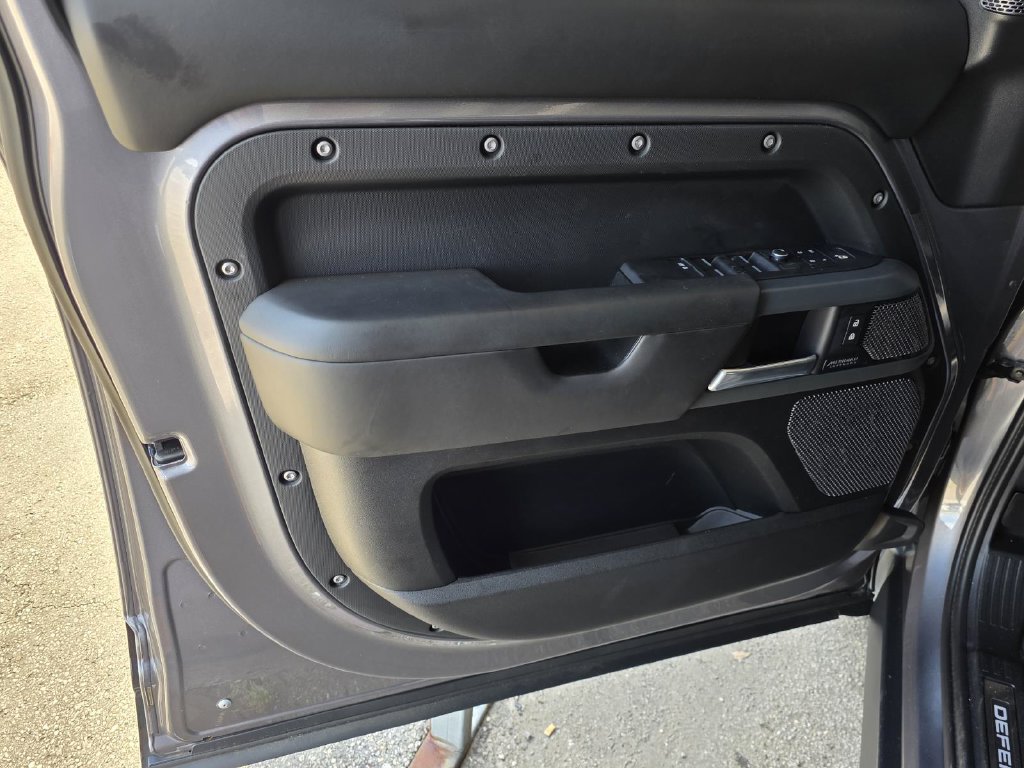 Used 2020 Land Rover Defender 110 X AWD/4WD image 41
