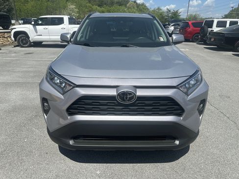 Used 2021 Toyota RAV4 XLE Premium FWD image 4