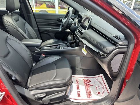 Used 2024 Jeep Compass Limited w/ High Altitude Package image 10