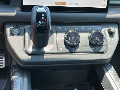 Certified 2025 Land Rover Defender 110 AWD/4WD image 18