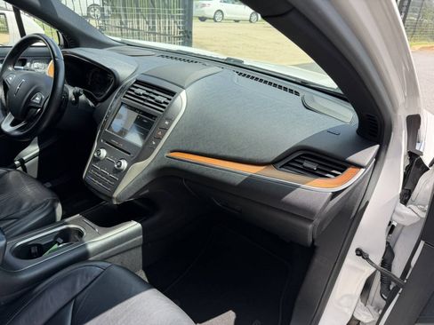 Used 2017 Lincoln MKC Reserve AWD/4WD image 18