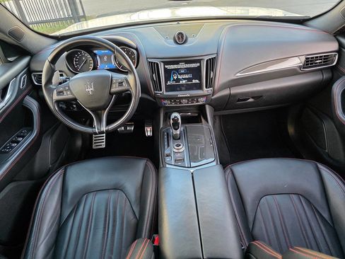 Used 2017 Maserati Levante S image 7