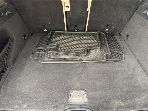 Used 2019 Mercedes-Benz GLC 300 4MATIC w/ Premium Package image 25