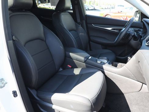 Certified 2025 INFINITI QX50 Pure image 21