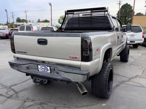 Used 2006 GMC Sierra 2500 SLE w/ Onstar Plus Package AWD/4WD image 15
