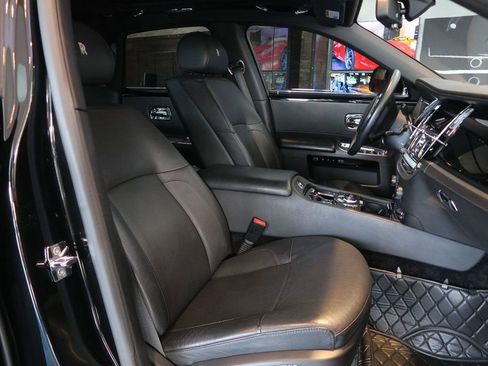 Used 2013 Rolls-Royce Ghost RWD image 27