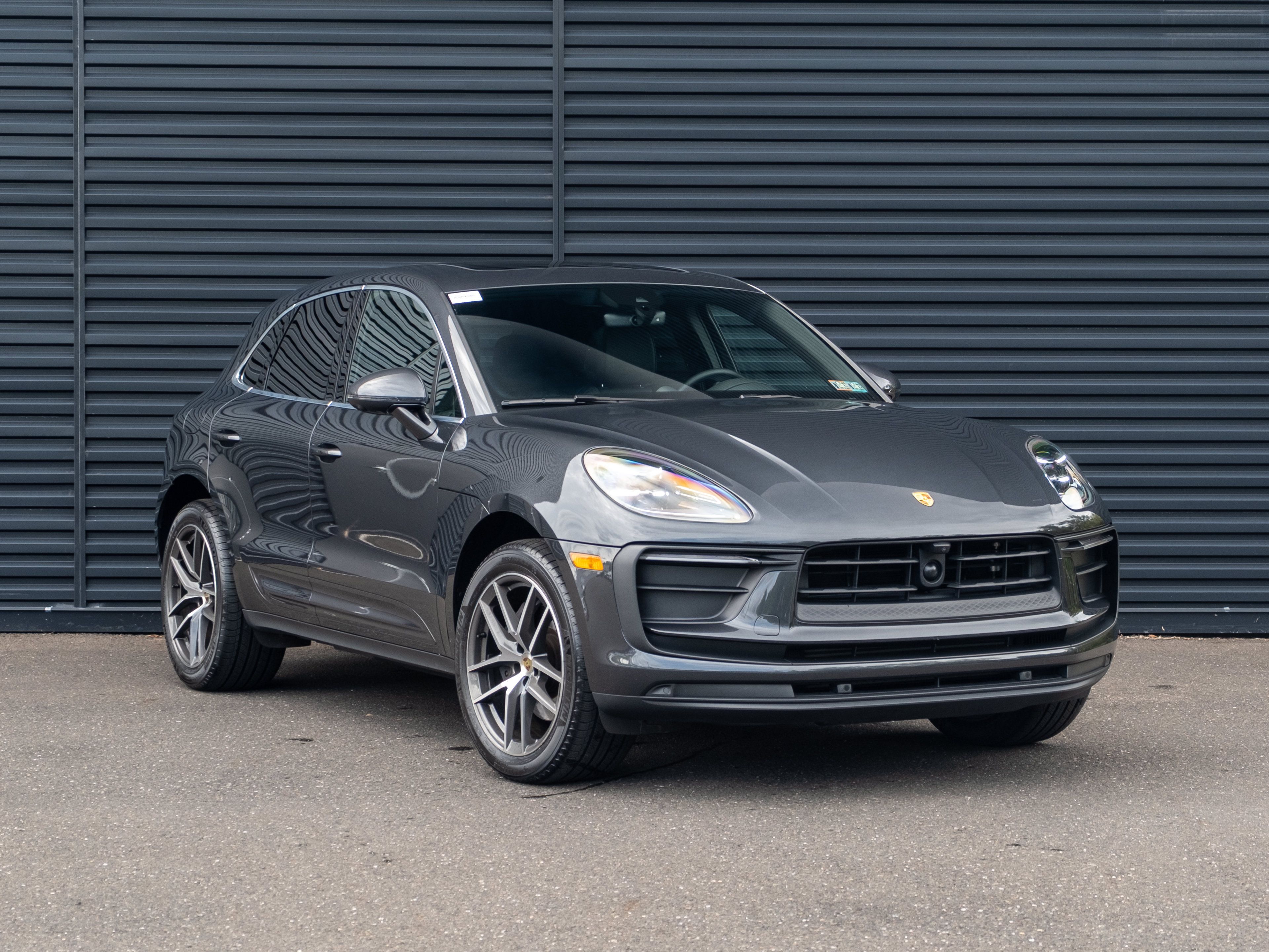 Used 2023 Porsche Macan AWD/4WD image 10