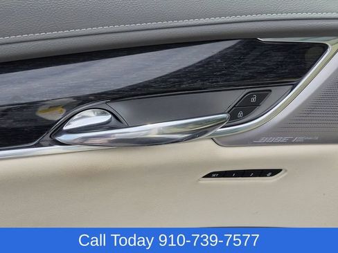 Used 2020 Cadillac XT6 Premium Luxury AWD/4WD image 13