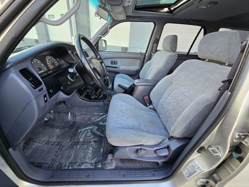 Used 2000 Toyota 4Runner SR5 image 12
