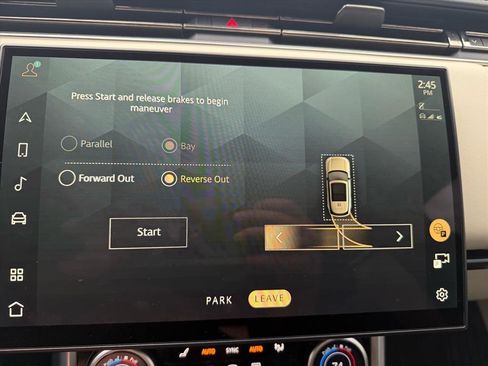 Used 2023 Land Rover Range Rover Long Wheelbase SE image 24