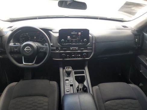 Certified 2025 Nissan Pathfinder S FWD image 12