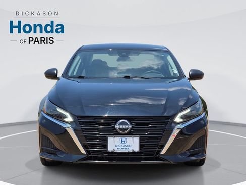 Used 2025 Nissan Altima 2.5 SV FWD image 2