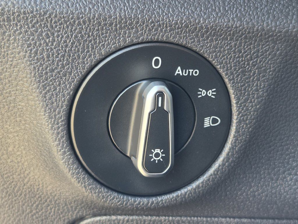 Used 2024 Volkswagen Jetta SE FWD image 24